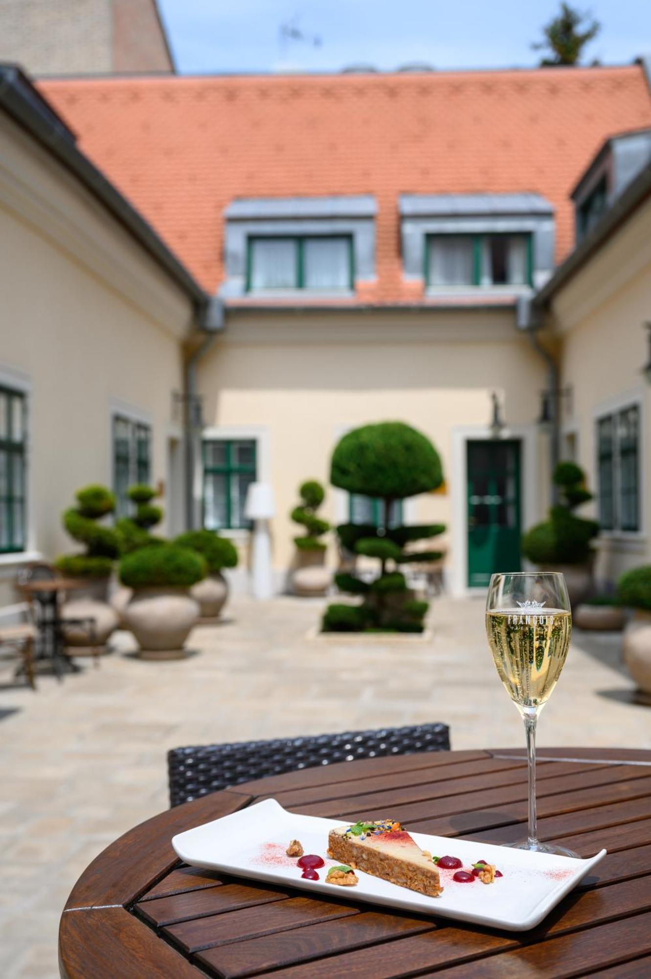 Maison Bistro & Hotel Budapešť Exteriér fotografie
