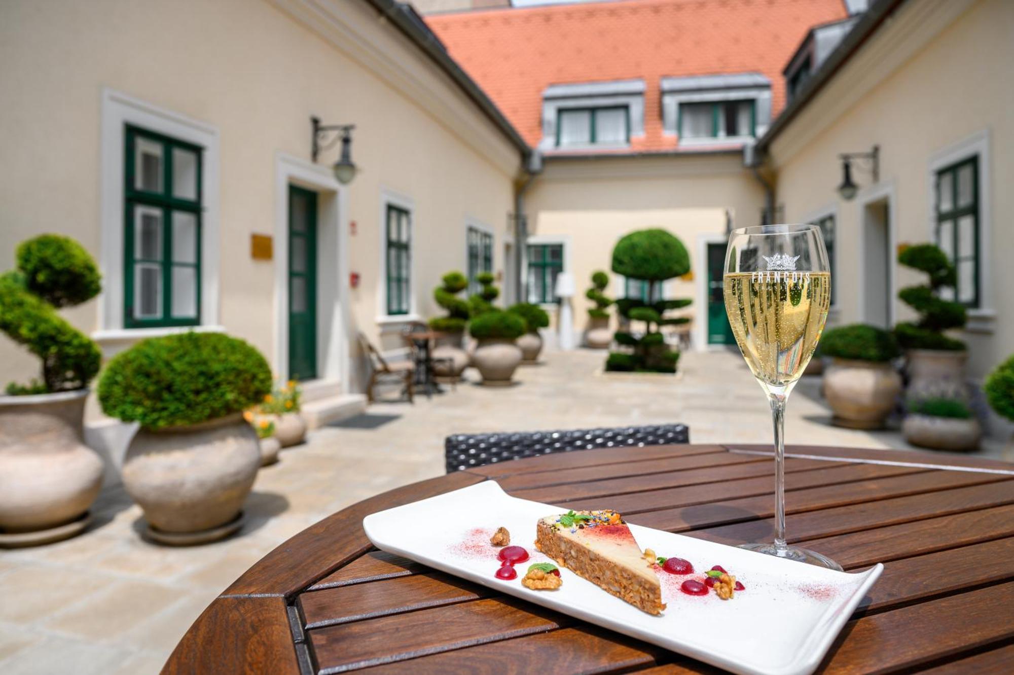Maison Bistro & Hotel Budapešť Exteriér fotografie